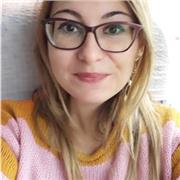 Insegnante impartisce lezioni private in materie umanistiche con personalizzazione del metodo e semplificazioni